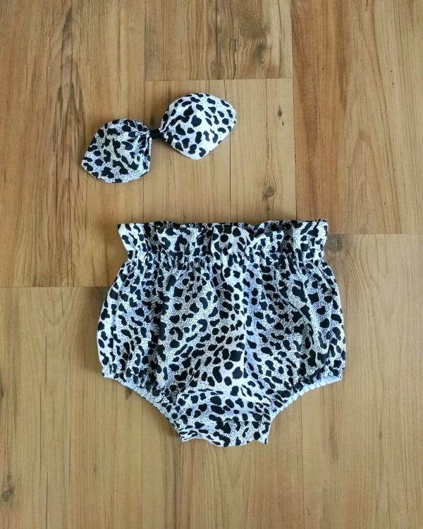 Monochrome animal print short