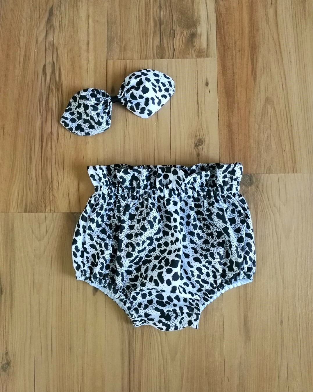 Monochrome animal print short