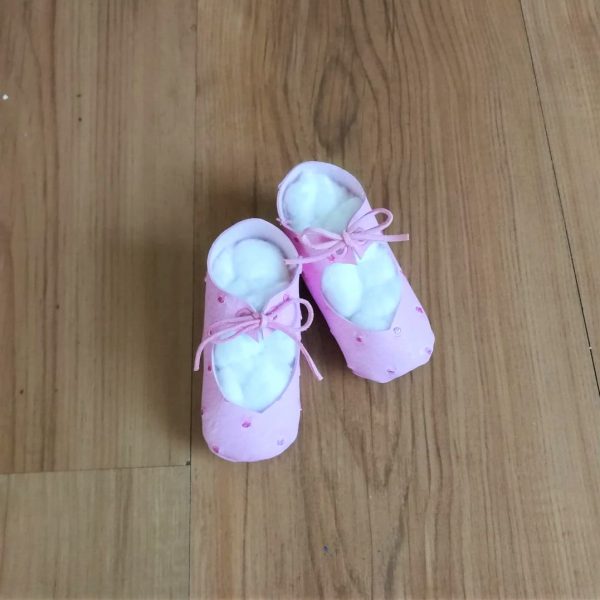 pink heart shoes 2